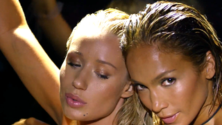 Iggy Azalea e Jennifer Lopez sensualizam muito no clipe de "Booty"
