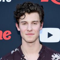 Shawn Mendes fica todo molhado durante jogo com Jimmy Fallon!