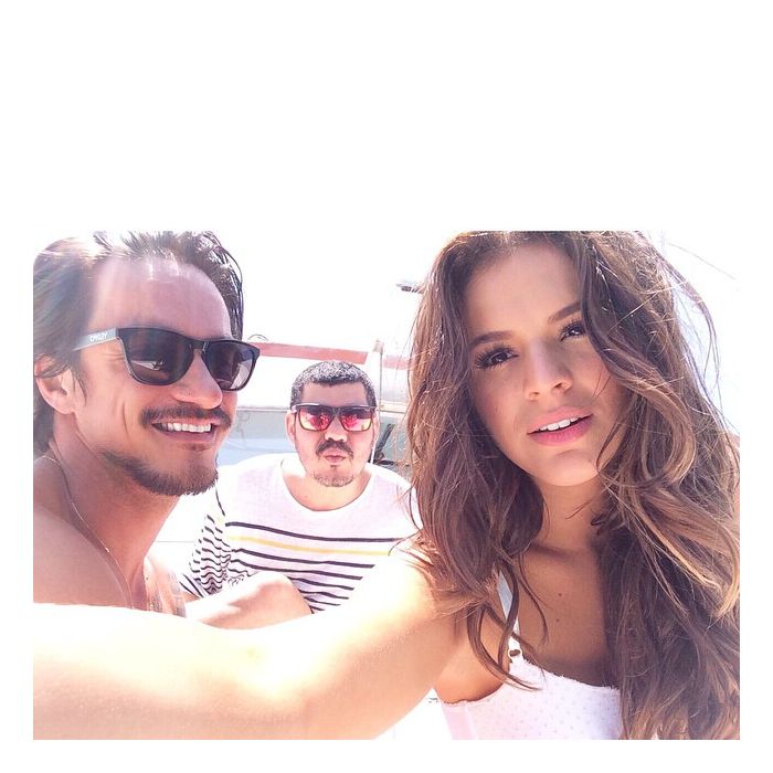  Bruna Marquezine e seus amigos dividem uma selfie no arquip&amp;eacute;lago de Fernando de Noronha 
