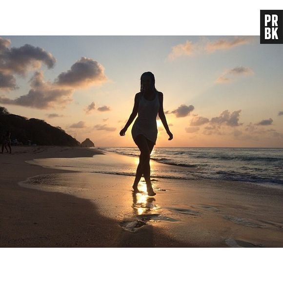 Bruna Marquezine mostra que sabe aproveitar bem as merecidas férias, com fotos incríveis tiradas em Fernando de Noronha