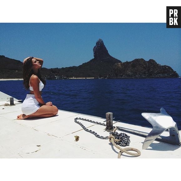 De férias, Bruna Marquezine está apaixonada pelo arquipélago de Fernando de Noronha e compartilhando seus cliques no Instagram