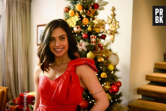 Flávia Pavanelli, Maisa Silva e Larissa Manoela passam os típicos perrengues de Natal em nova série do SBT