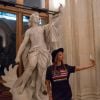 Selfie pós-moderno: Beyoncé reproduz a imagem (com algumas atualizações) no Museu do Louvre