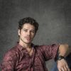 Em "O Sétimo Guardião", Júnior (José Loreto) aparece de surpresa na casa de Luz (Marina Ruy Barbosa)