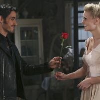 Na 4ª temporada de "Once Upon a Time": Hook recupera mão e sai com Emma!