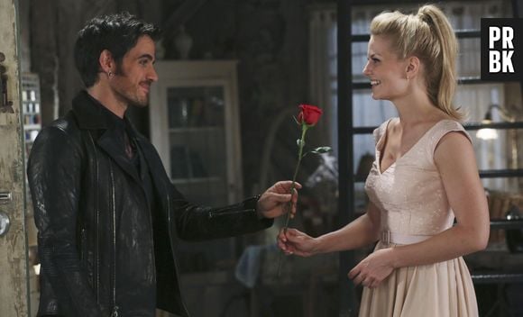 Em "Once Upon a Time", Hook (Colin O'Donoghue) e Emma (Jennifer Morrison) vão sair em um encontro!