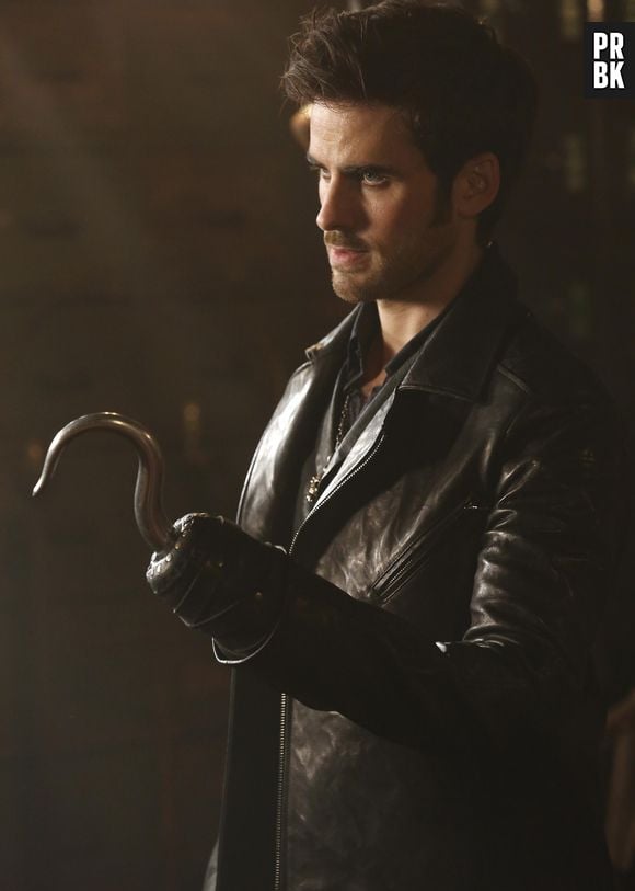 Em "Once Upon a Time", Hook (Colin O'Donoghue) se arriscará ao fazer um acordo com Rumple (Robert Carlyle)