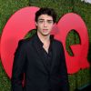 Noah Centineo posta foto de seu ensaio para a Calvin Klein e recebe elogio de Lily Collins