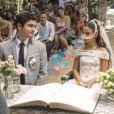 Em "Malhação": Kavaco (Gabriel Contente) e Amanda (Pally Siqueira) vão se casar!