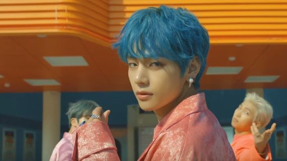 Você precisa ver o novo teaser do BTS para o MV de comeback com "MAP OF THE SOUL: PERSONA"