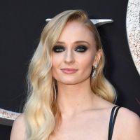 Sophie Turner revela que já pensou em suicídio quando era mais nova e enfrenta a depressão há anos