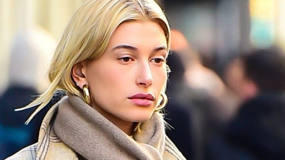 Hailey Bieber resolve se abrir sobre sua luta contra a ansiedade: "Eu chorava a noite toda"