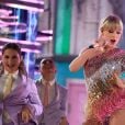 A Taylor Swift e o Brendon Urie arrasaram com direito a muitos guarda-chuvas no Billboard Music Awards 2019