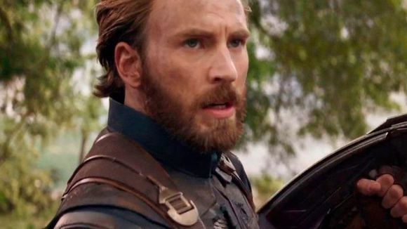 Uma nova imagem dos bastidores de "Vingadores: Ultimato" foi divulgada por Chris Evans