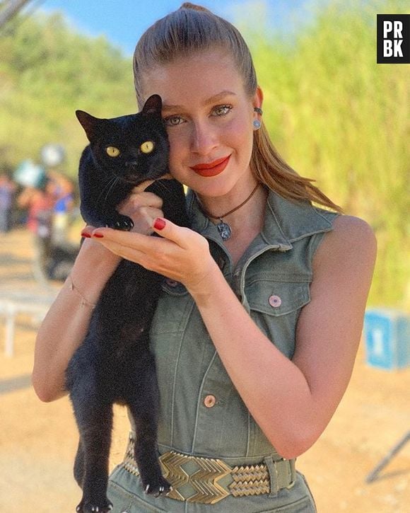 "O Sétimo Guardião": Marina Ruy Barbosa adotou gato que interpretava León na novela