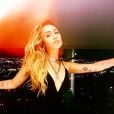 Miley Cyrus recebeu muitos elogios após lançamento do "She is Coming"