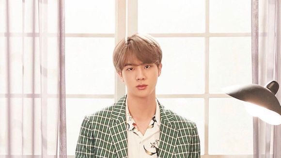 O Jin do BTS deixou todos os fãs completamente apaixonados por "This Night". Ouça
