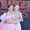 Sadie e Millie Bobby Brown são amigas na ficção e também na vida real! As fofas são inseparáveis e já até viajaram juntas com suas famílias