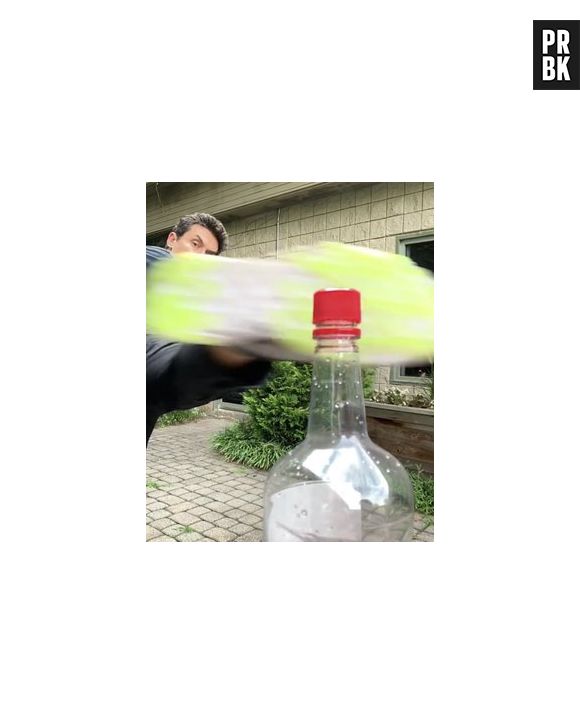 Entenda o que significam as hashtags #BottleCapChallenge e #BottleChallenge