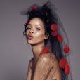  Rihanna posa para as lentes da revista "Elle" e concede entrevista reveladora 