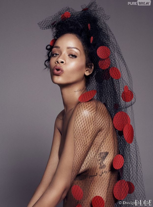 Rihanna posa para as lentes da revista "Elle" e concede entrevista reveladora