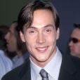 Em 1999, Chris Klein estrela Oz, amigo de Jim