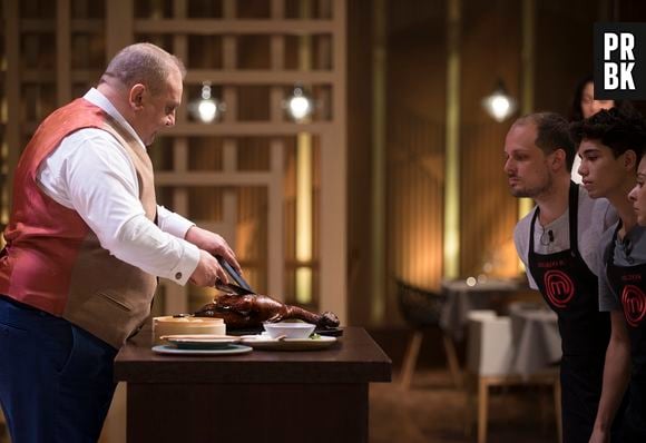 "MasterChef": pato de Pequim deixa participantes tensos na prova de eliminação