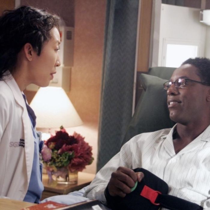  O Dr. Preston Burke (Isiah Washington) e Cristina (Sandra Oh) são um dos casais mais marcantes de &quot;Grey&#039;s Anatomy&quot; 
