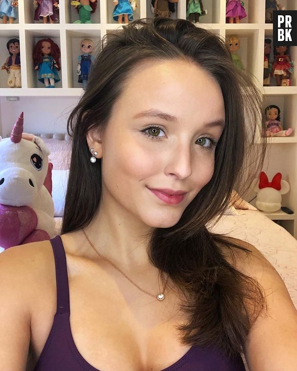 Larissa Manoela faz campanha para vacinação contra o sarampo