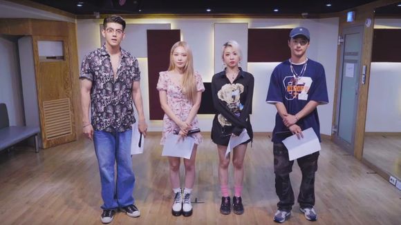 O KARD cantando "Bomb Bomb" em português é o melhor vídeo que você vai ver hoje