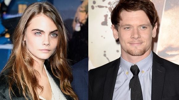 OMG! Cara Delevingne se entrega e posta foto de Jack O'Connell no Instagram