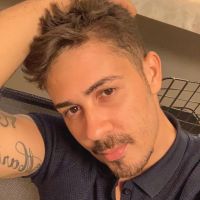 Carlinhos Maia debocha de fãs com depressão e Felipe Neto critica: "Inacreditável"