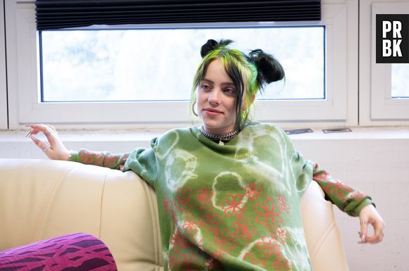 Billie Eilish diz que presta atenção nas fãs: "Vejo garotas em meus shows com cicatrizes nos braços e isso quebra meu coração"