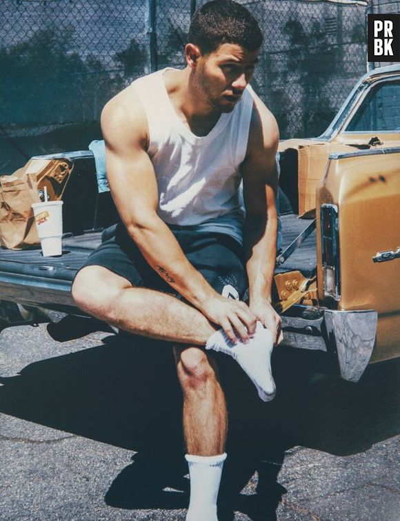 Nick Jonas é mais do que uma carinha de bebê e nós podemos provar