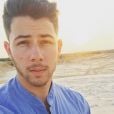 Nick Jonas faz aniversário nesta segunda (16) e aqui estão as melhores 27 fotos do cantor