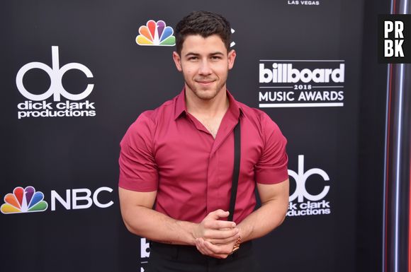 Nick Jonas é uma mistura de galã sexy e príncipe fofo e estas fotos são a prova