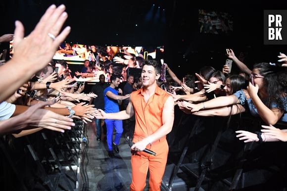 Nick Jonas é um amor com os fãs e estas fotos são a prova
