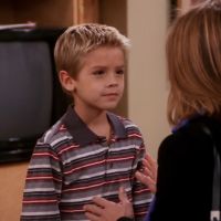 Sim, o Cole Sprouse também está na comemoração de 25 anos de "Friends"