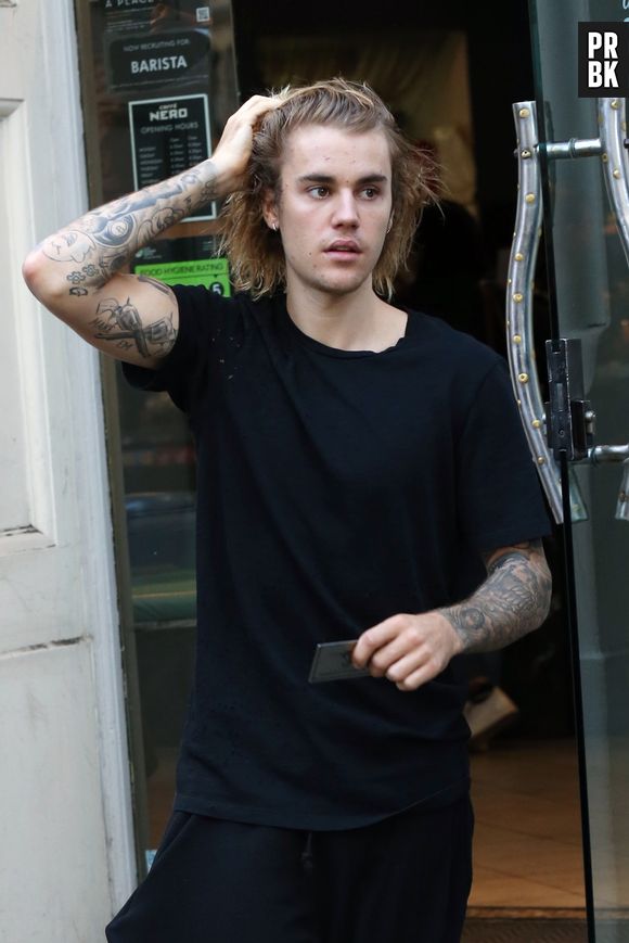 Justin Bieber foi duramente criticado por fãs após debochar de Taylor Swift