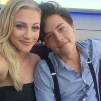 O Cole Sprouse enaltecendo a Lili Reinhart é a prova de que ainda podemos acreditar no amor