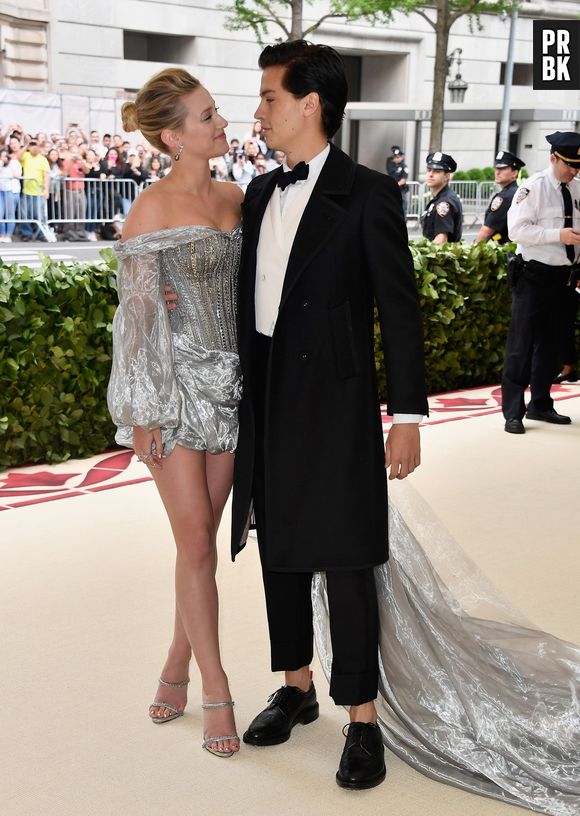 Lili Reinhart e Cole Sprouse são muito fofos juntos, né?