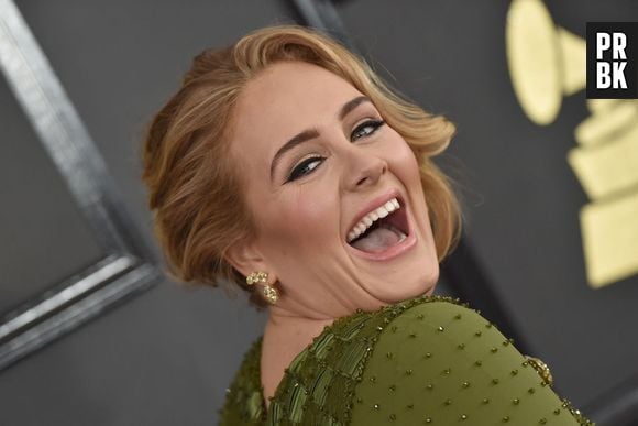 Adele está na lista dos artistas que mais venderam nos últimos 50 anos