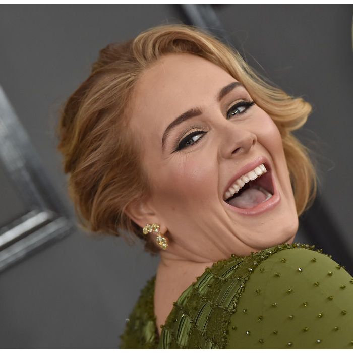 Adele está na lista dos artistas que mais venderam nos últimos 50 anos