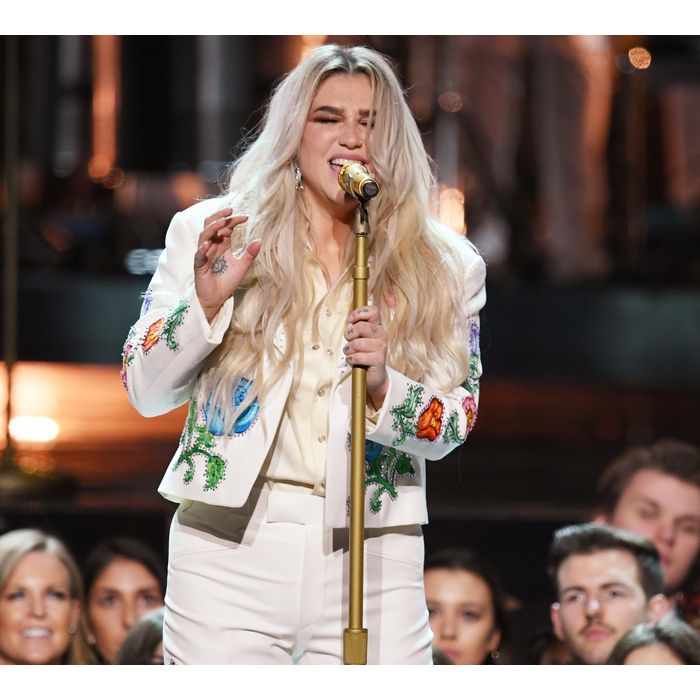 Kesha está na lista dos artistas que mais venderam nos últimos 50 anos