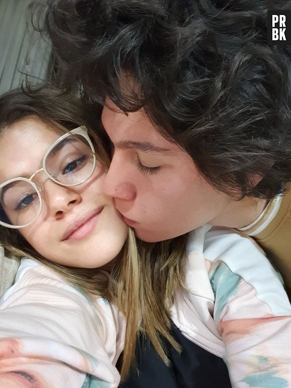 Maisa e Nicholas Arashiro completam dois anos de namoro e atriz ganha presente muito fofo do amado