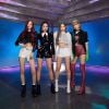 Blinks, fãs do BLACKPINK, usam letreiro gigante para exigir melhor tratamento para o grupo