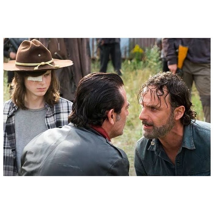 &quot;The Walking Dead&quot;: Carl (Chandler Riggs) deve ter morrido para &quot;transformar&quot; Rick (Andrew Lincoln) e Negan (Jeffrey Dean Morgan)