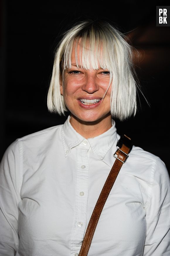 Sia também é cantora e foi convidada para fazer parte da trilha sonora de "Jogos Vorazes: Em Chamas"