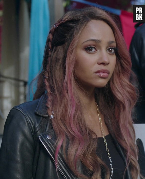 "Riverdale": Vanessa Morgan fala sobre racismo e reclama dos bastidores da série