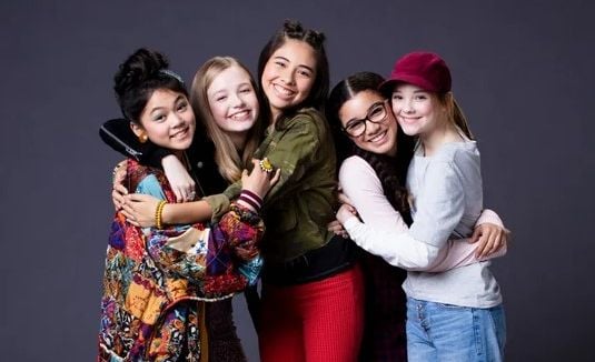 Responda este quiz e descubra quem você é em "O Clube das Babás"